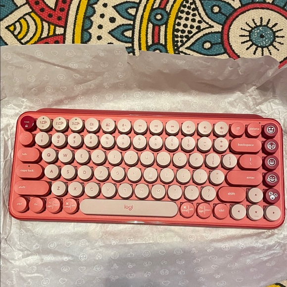 Logitech Pop Keys Heartbreaker - Picture 4 of 5